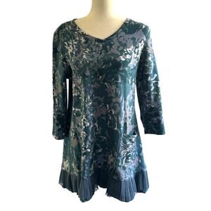 LOGO Lounge V Neck Tunic Front Pockets Ruffle Hem Abstract M